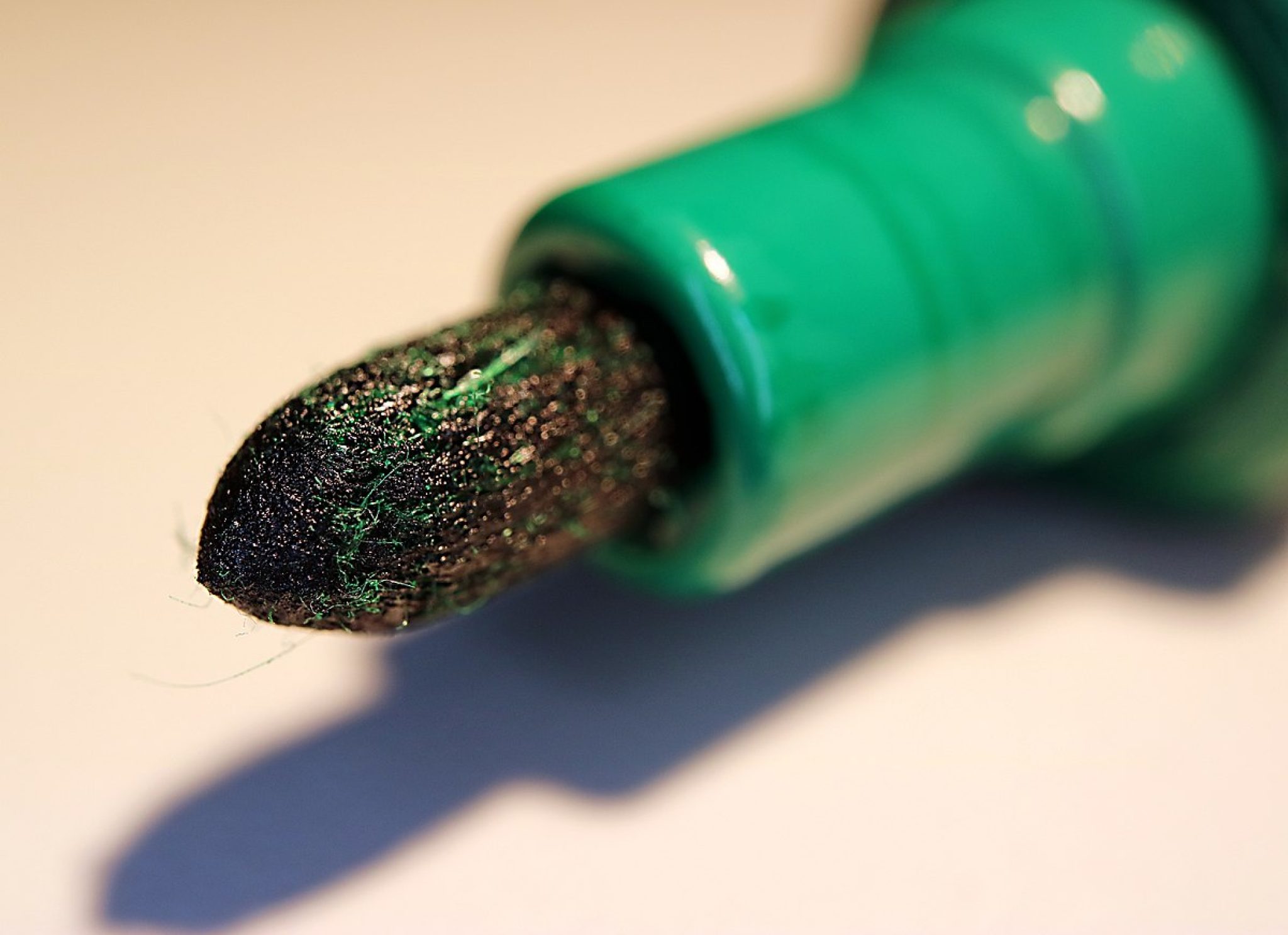 Comment colorier au feutre sans faire de traces ? [GUIDE]